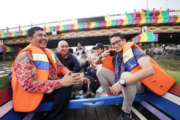 View image on Twitter