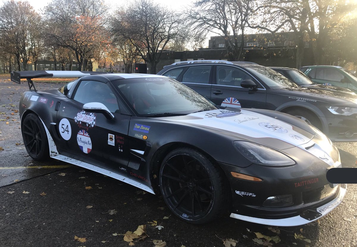 RAFRedArrows_OC's tweet photo. Look out for these 2 beasts and 17 other cars as they head off for @RunBeaujolais in aid of @RAFBF Don’t underestimate the pickup.... https://t.co/LjVcudBZmo