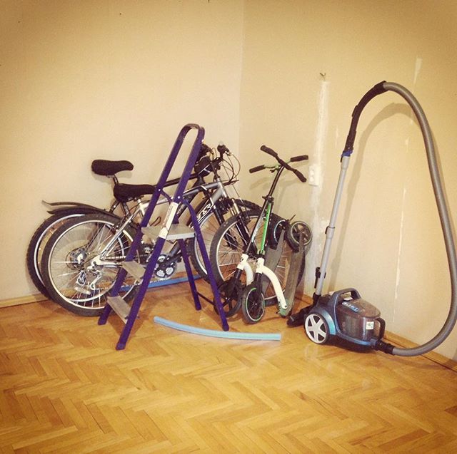 AlexFG's tweet image. Велопарковка у брата дома ift.tt/2AXHUbv