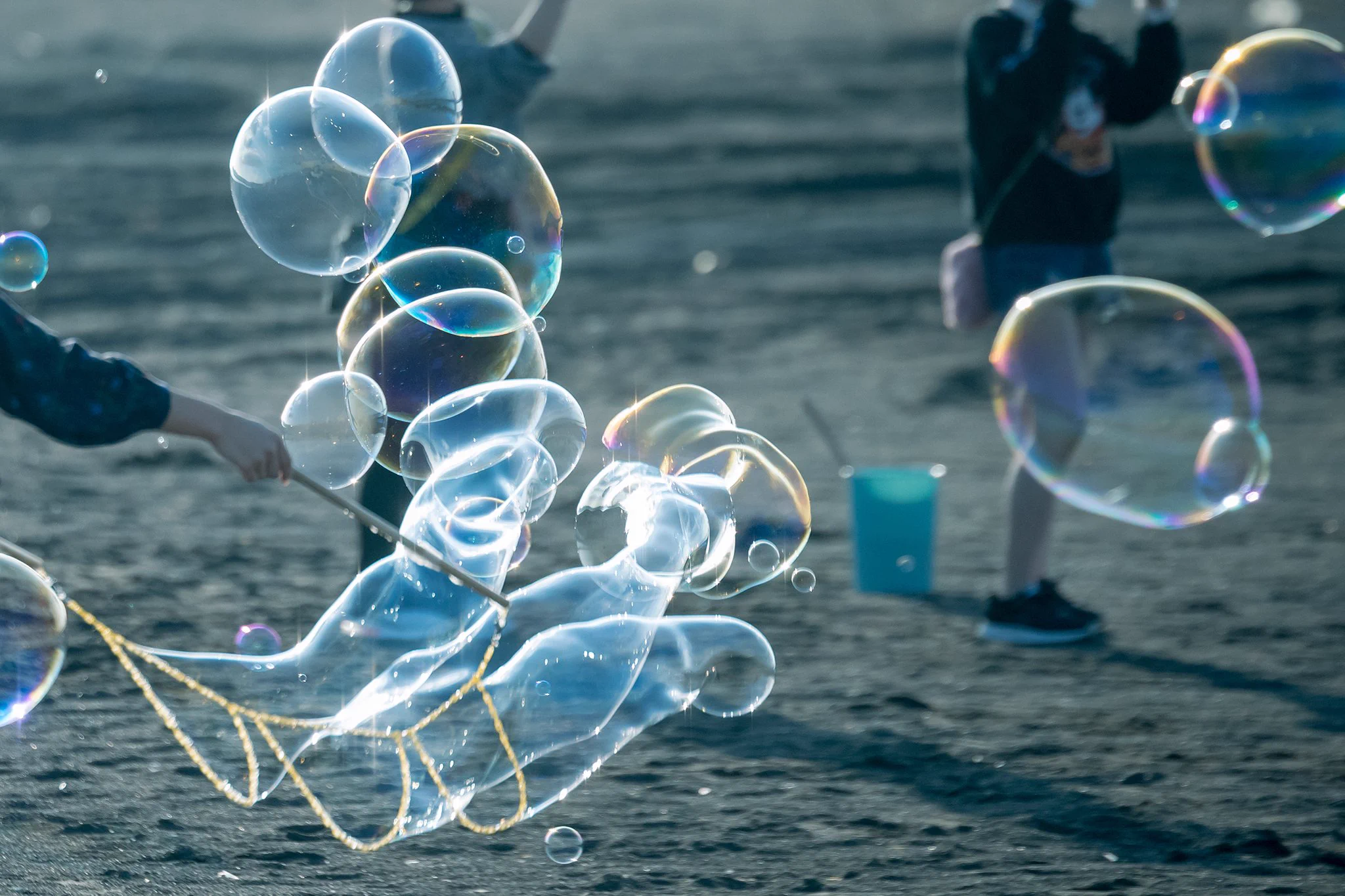 空にクラゲが浮いているみたい…と感じるような、シャボン玉です！！