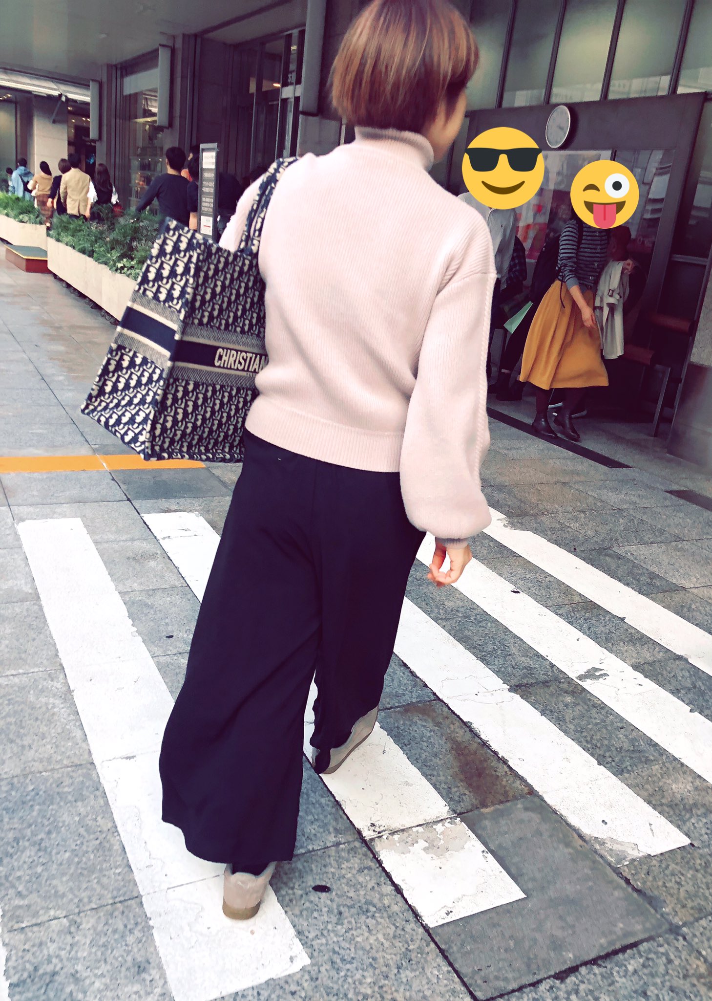 小嶋 陽菜 私服でherliptoを着ていたら 2日連続マネージャーと服かぶっちゃって最悪な気持ち Herlipto現場ならまぁギリokだけど他の仕事で2人揃って現場入りは恥ずかしすぎた笑 でもとっても着やすいからおすすめです 小嶋 陽菜 私服でherliptoを着ていたら 2日連続マネージャーと服かぶっちゃって最悪な気持ち Herlipto現場ならまぁギリokだけど他の仕事で2人揃って現場入りは恥ずかしすぎた笑 でもとっても着やすいからおすすめです