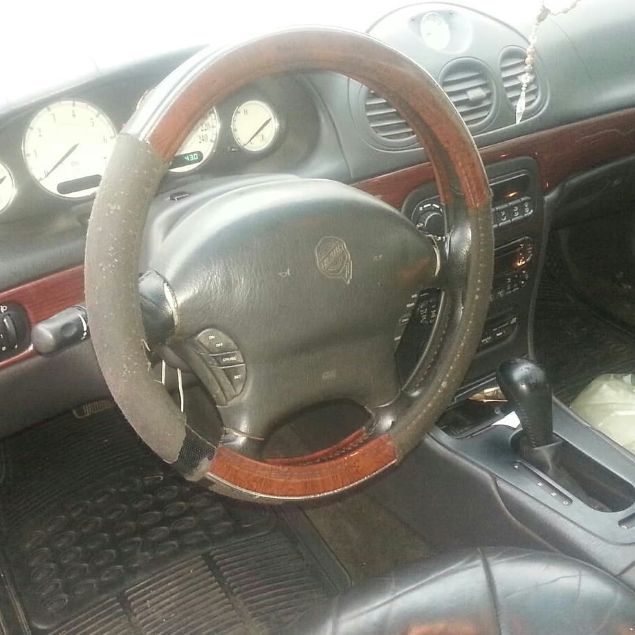 juangutierrez64's tweet photo. @AquiVENDOVE a buen precio Chrysler 300M año 2000 motor HEMI 3.5 V6, motor y caja excelente estado, el carro no prende por una falla eléctrica nada grave reparable mas información al 0414-6287560 https://t.co/6vK2aeQ3hi