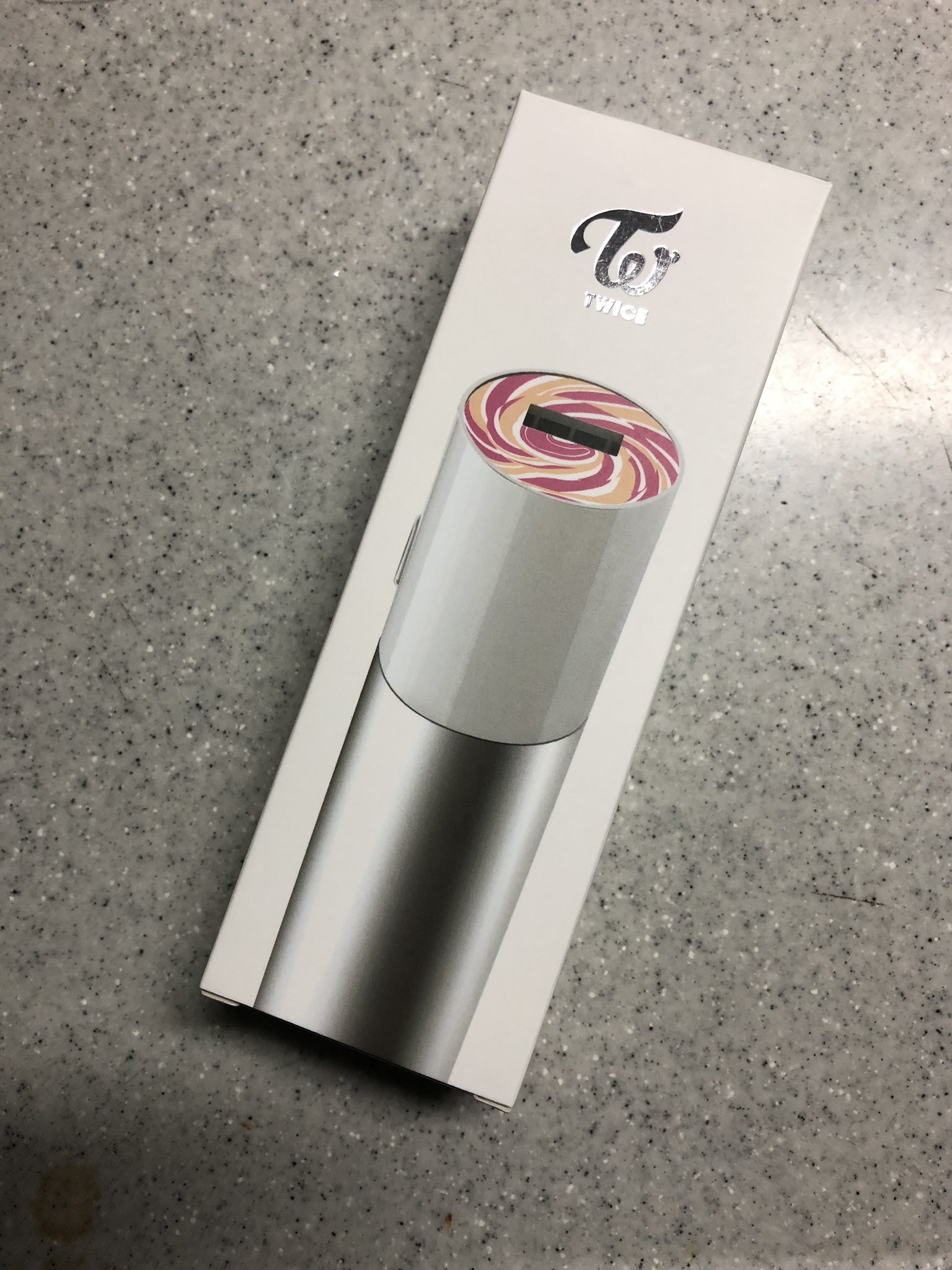 Hiro Di Twitter Twice Power Bank 来た Candy Bongの電池 結構重い Twice Goods Https T Co Gu04zxixm8 Twitter