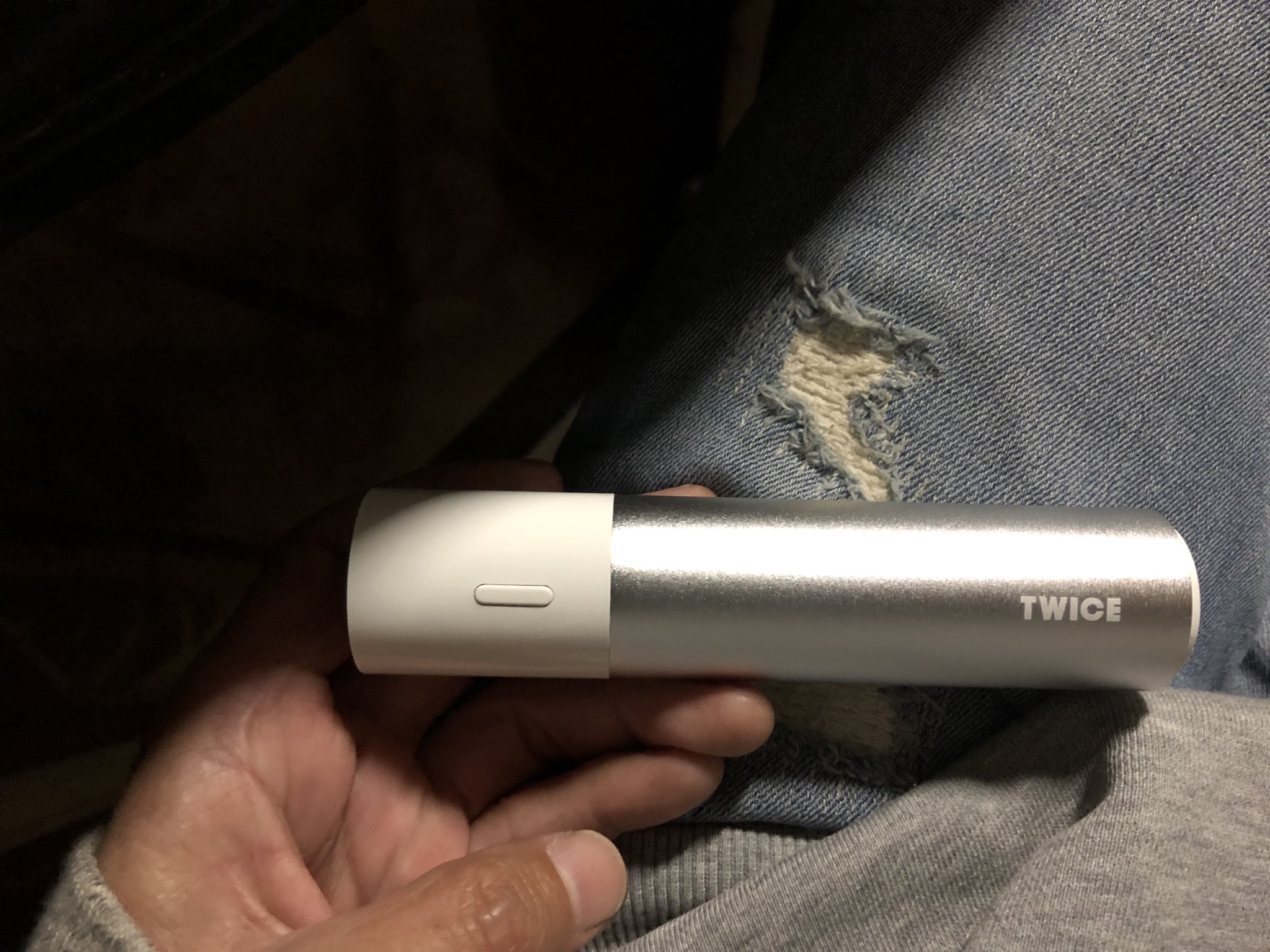 Hiro Di Twitter Twice Power Bank 来た Candy Bongの電池 結構重い Twice Goods Https T Co Gu04zxixm8 Twitter