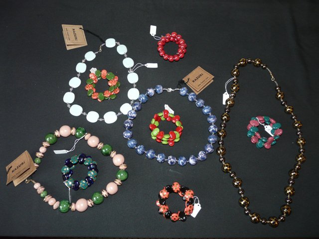 meseraniproject's tweet photo. Exactly one week to go! A final reminder about our annual African Jewellery &amp; Handicrafts Sale. There are some amazing potential Christmas Gifts – all at bargain prices. Full details at:  https://t.co/yXJ4Tpz9y6 https://t.co/jf4WXhou5C