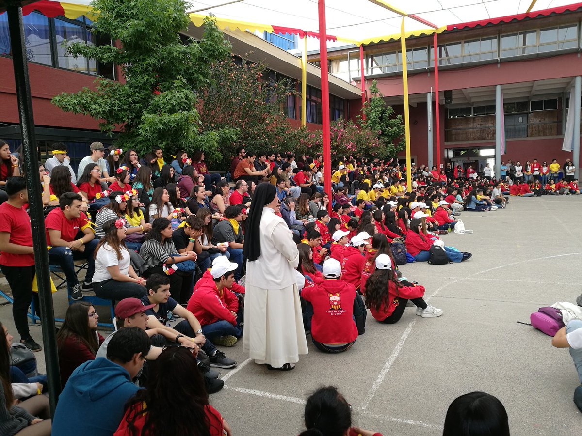 mercedarios's tweet photo. La Familia Mercedaria nos reunimos en el encuentro Juvenil celebrando los 800 años de la Orden de la Merced. https://t.co/vbLA6CaQ7l
