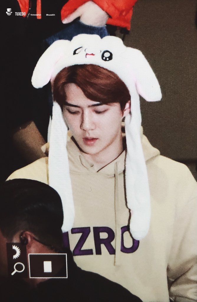 tuxedOh412's tweet photo. 181110
Tempo Fansign at coex 🐰
#SEHUN #세훈 https://t.co/GdEWaGSvbI