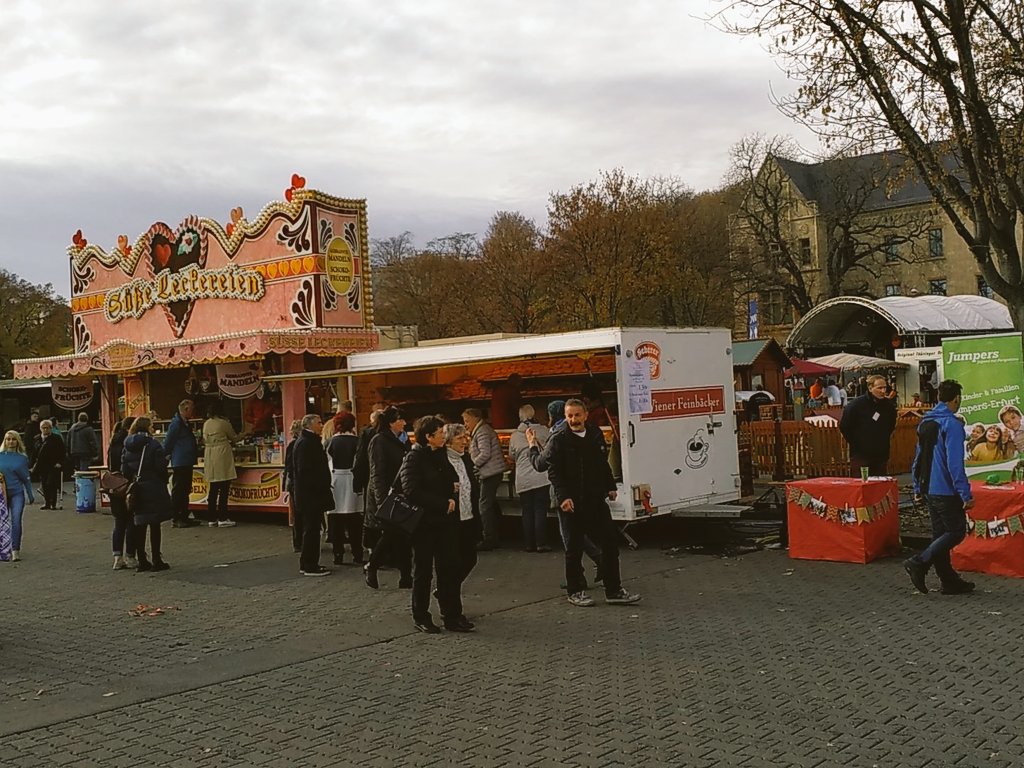 Wir HD on Twitter: "Martinsfest am #Erfurter Domplatz. Heute Abend wird