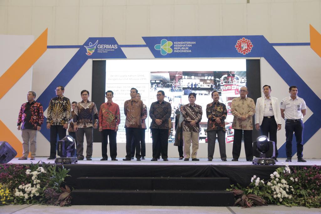 soettaairport's tweet photo. Kementerian Kesehatan RI menganugerahkan Bandar Udara Soekarno - Hatta sebagai salah satu Bandara dengan predikat Bandara Sehat Tahun 2018 pada Sabtu, 10 November 2018.
#CGKupdate
#CGKnews https://t.co/tsKySYVDs8