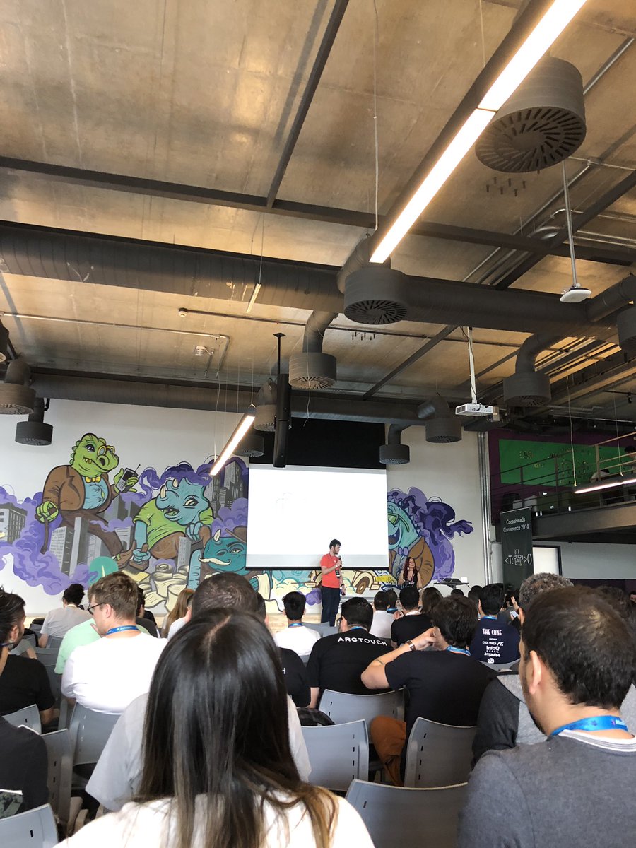 _marinofelipe's tweet image. CocoaHeads Conference 2018 🤟💻📱 #chconf18 #nubank #showmethecode