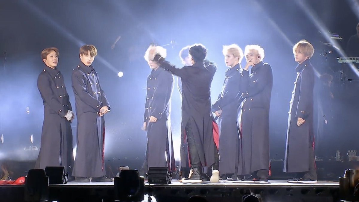 Phoenix592018's tweet image. 防弾少年団(BTS)をご存知ですか？
原爆とナチスを賞賛する韓国のアイドルグループを許せますか？
#btsout #armyout
#btsの日本活動停止を求めます 
#btsの世界活動停止を求めます 
#BTS_PLEASE_STOP_JAPAN_ACTIVITIES