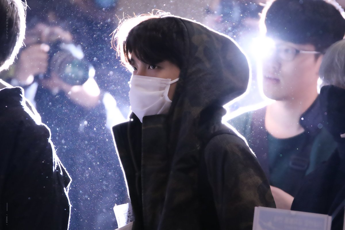 Hopefully940218's tweet photo. 181110 GMP

#JHOPE #제이홉 #호비 #방탄소년단  @BTS_twt https://t.co/EbqIwdBJfH