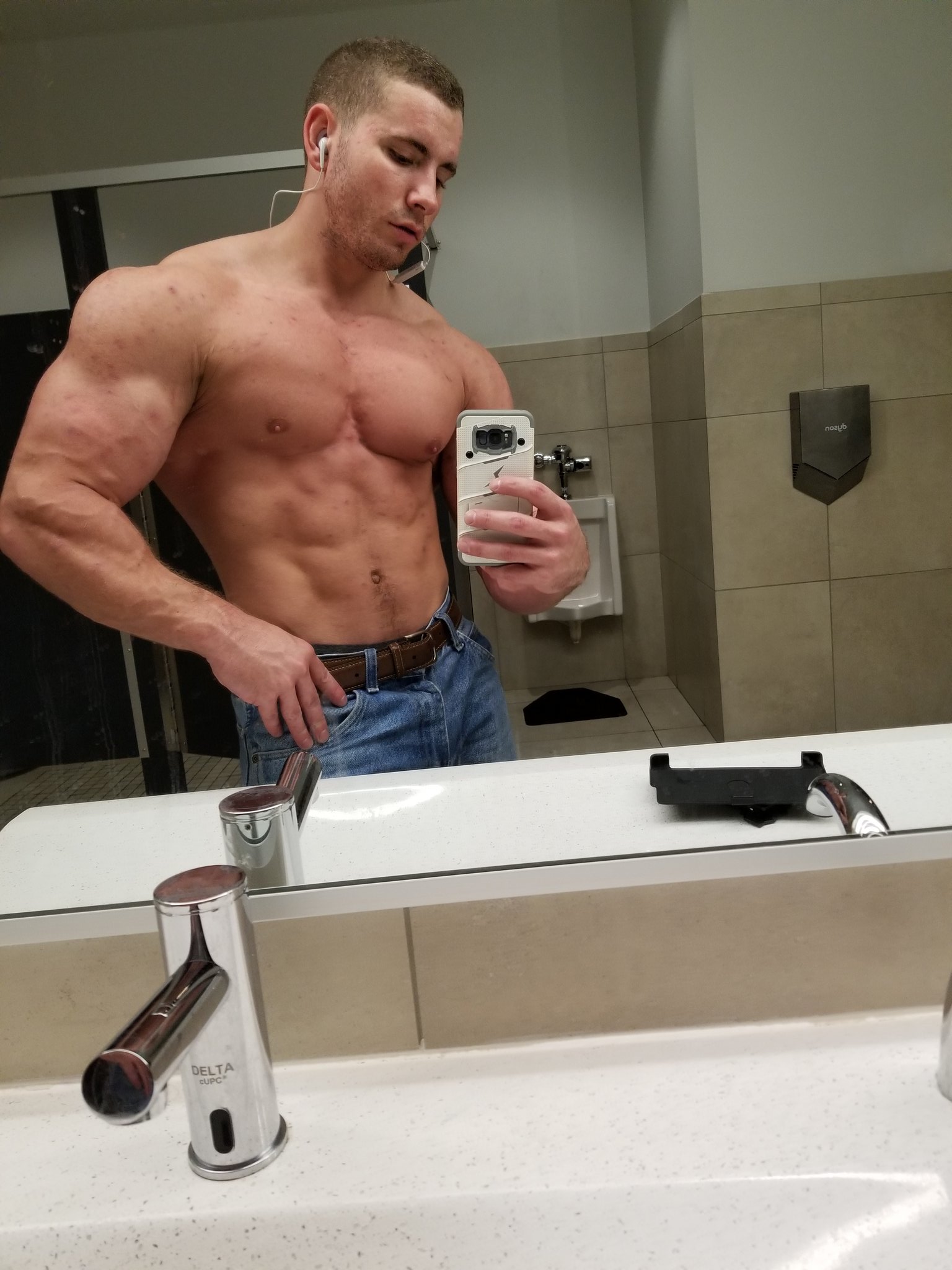 X-এ In2MsclFlexn: If a hot MuscleMan & his muscles is your thing?  Follow @hotmuscles6t9 Support him in muscleandfitness & adult  entertainment by: Subscribe: t.copqumHP171M Amazon wishlist:  t.cocVPWnti5Va hottie xxx sexy ...