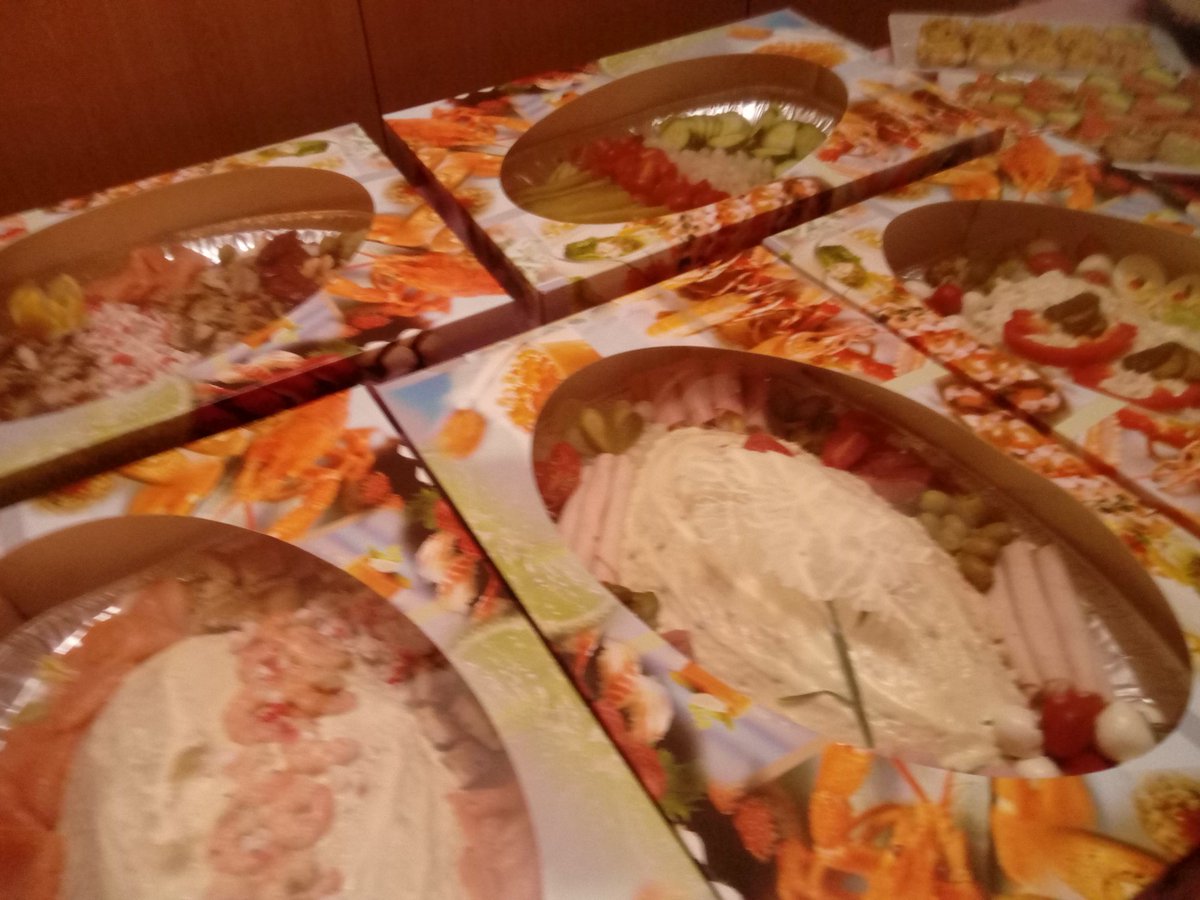 AstridKeerveld's tweet photo. @capellewelzijn Heerlijk eten tijdens de Dag van de Mantelzorg verzorgt door Antes. https://t.co/ATZtvX1CfW