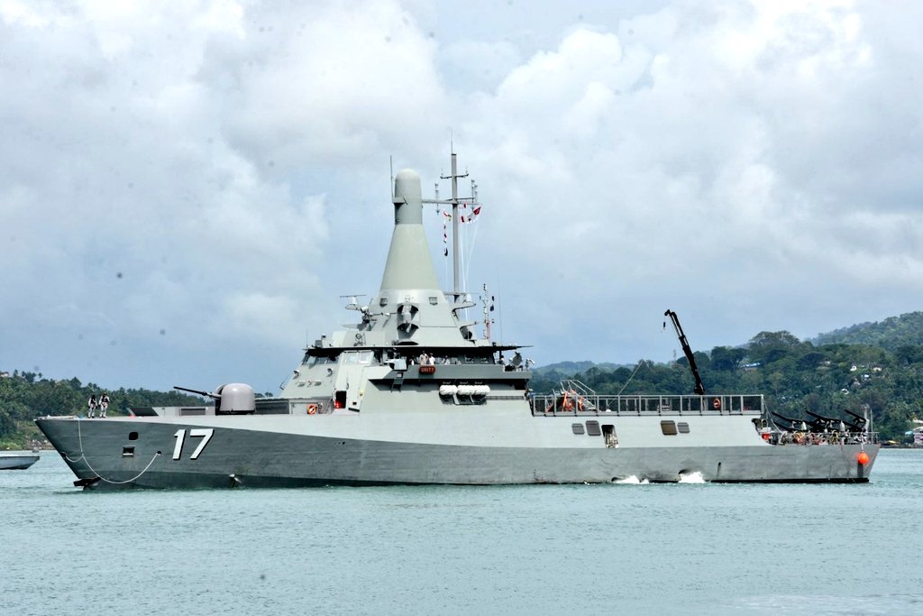 PIB_India's tweet photo. #BridgesofFriendship Singapore India Maritime Bilateral Exercise -#SIMBEX18 kicks off at Port Blair 

📖https://t.co/imLSLqVpbb https://t.co/kExQB5RHON