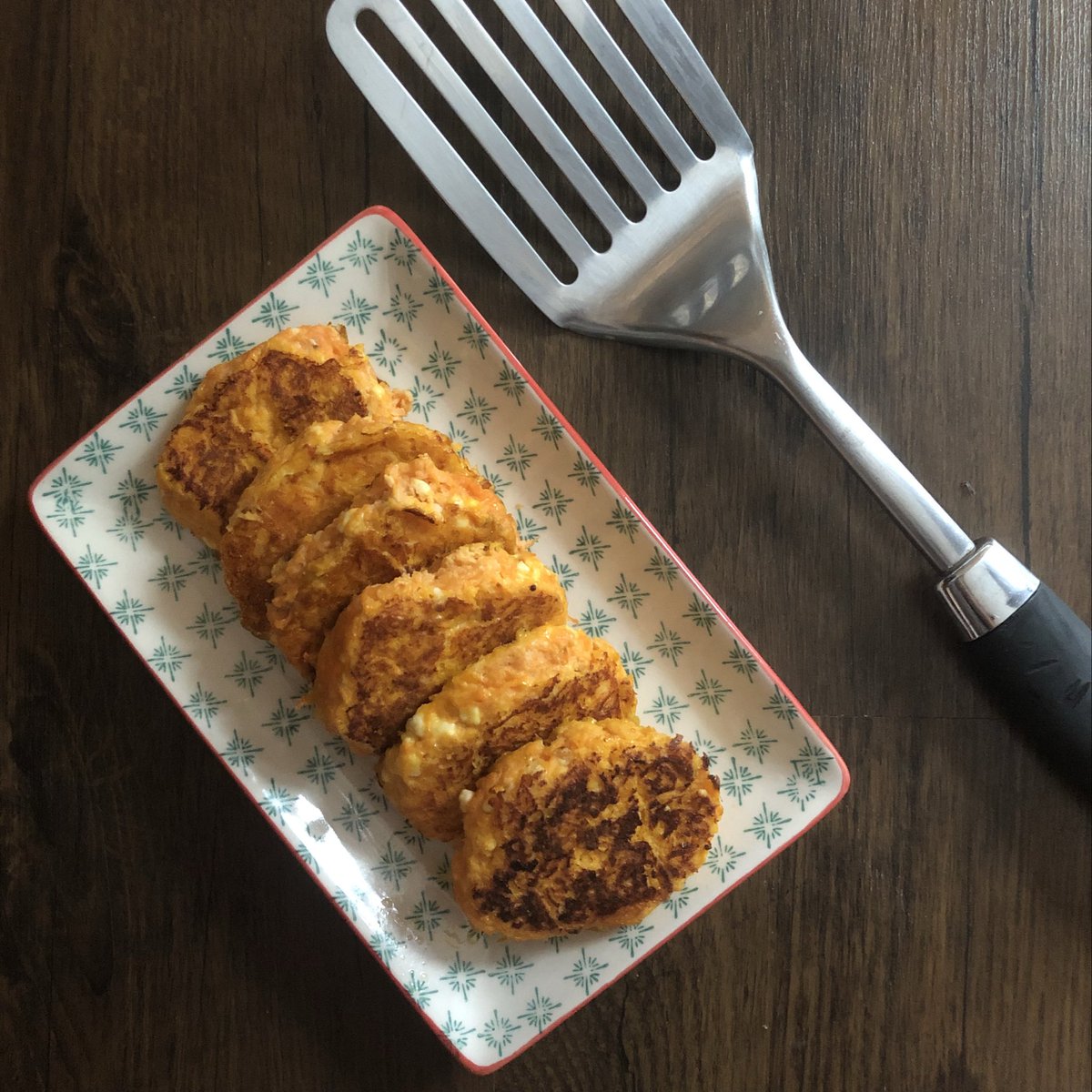 sarahrbakes's tweet photo. New recipe up on the blog: sweet potato fritters, perfect for breakfast, brunch or dinner. And all you need is #threeingredients
https://t.co/yqQuU45LGZ
#threeingredientbaking #3ingredients #recipe #baking https://t.co/zCCNw8IR72