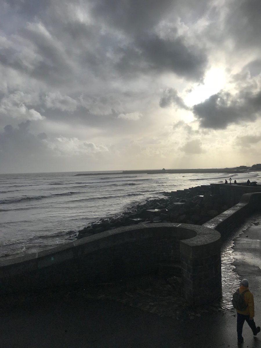 lappinscott's tweet photo. Stunning views along the coast, here I’m right by #MaryAnnings former house #LymRegis https://t.co/ZtnoBrMkco
