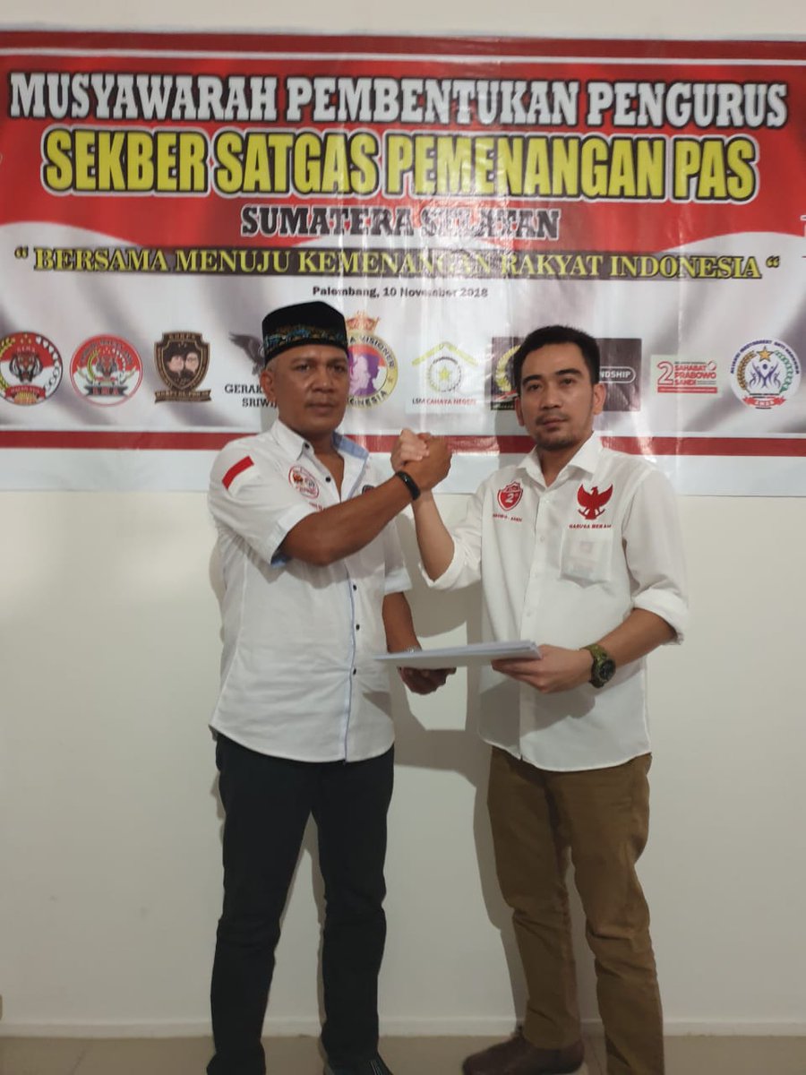 RelawanProSandi's tweet photo. Selamat &amp; Sukses

Atas Pengurus SEKBER SATGAS PAS #PrabowoSandi SUMSEL Bersama menuju Kemenangan Rakyat Indonesia #AdilMakmur

#2019GantiPresiden #2019PrabowoSandi #RelawanProSandi https://t.co/e5mi0bi8x7