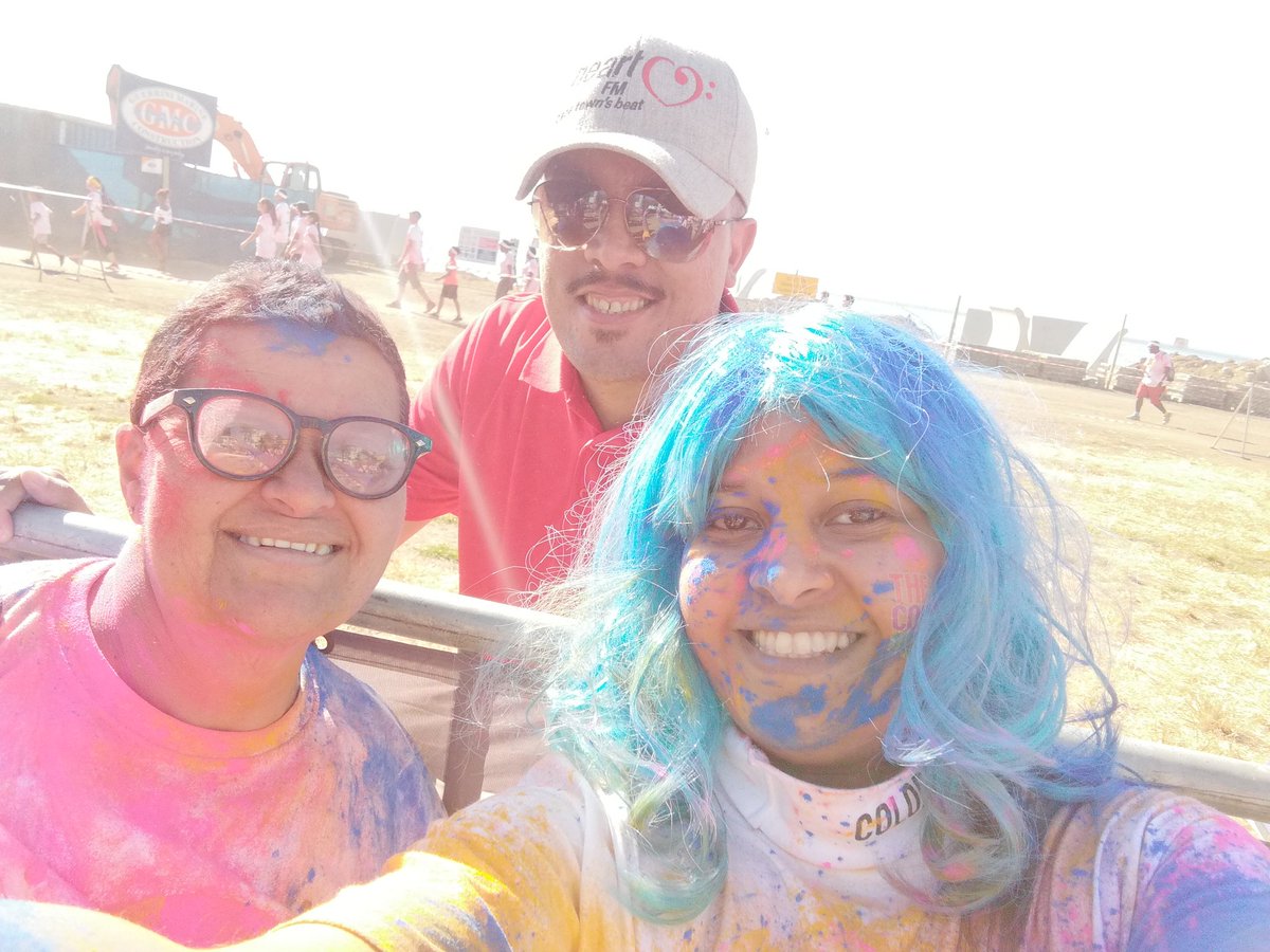 thenixifier's tweet image. Selfie with @JpCarelse Someone got slapped with some red colour 😃🌈
#thehappiest5k #thecolorrunsa #medihelpfun #moreclowning #capetown #southafrica #igerscapetown #igerssouthafrica #love #happiness #funtimes #happiness #smiles #color #thecolorrun