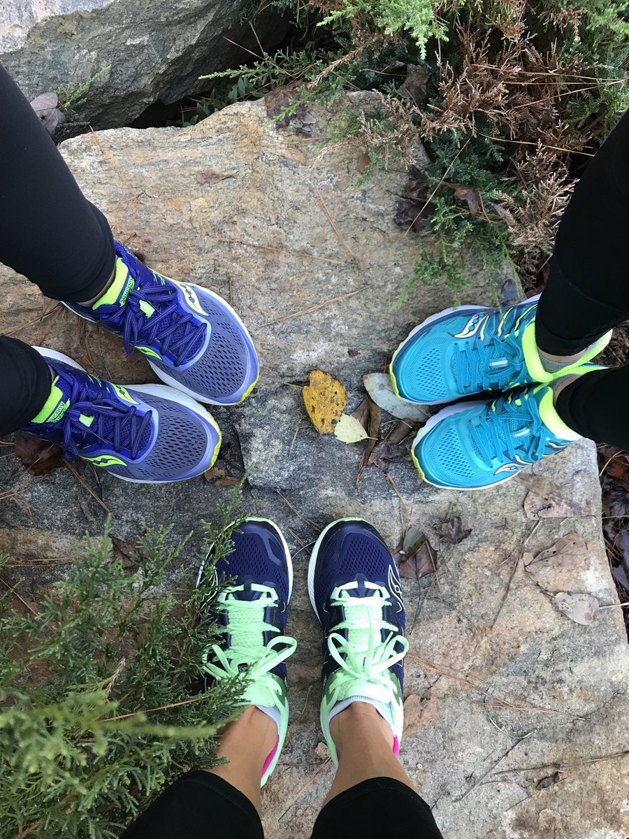 5k_chick's tweet photo. 10 miles used to be a long run for me but since #marathontraining 10 miles is like a 5k! 😂 7 days until #soldiermarathon2018😲 #coldweatherrunner #lowtempsaregreat #1200milesin2018 #rungoals2018 #livingonaprayer #girlswhorun #runningwithfriends 🏃🏼♀️🏃🏼♀️🏃🏼♀️#wewearsauconys @saucony https://t.co/QfKKUdxCJF