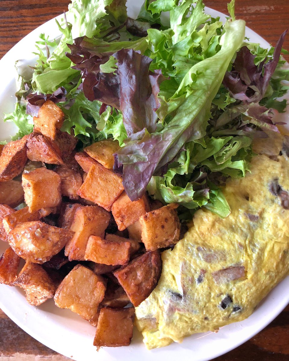 Truffle omelette with crispy potatoes anyone? See you at bottomless #brunch! 🍳🍳🍳