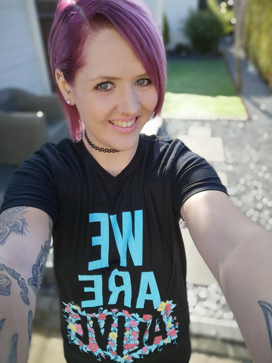 ukfangirljd's tweet image. Finally got to pick up my #ConnorArmy shirt today &amp;amp; I'm so happy with it, I'll always wear this with pride @BryanDechart @AmeliaRBlaire 🙌🏻😁 #DechartGames #WeAreAlive 💙