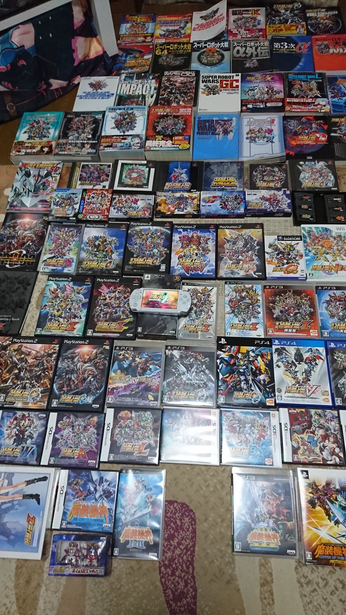 Kaboti Twitter पर Srw Game 寺田プロデューサー お誕生日おめでとうございます これからも面白い作品を楽しみにしています 持ってるスパロボと攻略本を記念に並べてみたらかなりの量になってしまった スパロボ スーパーロボット大戦 Srw T Co