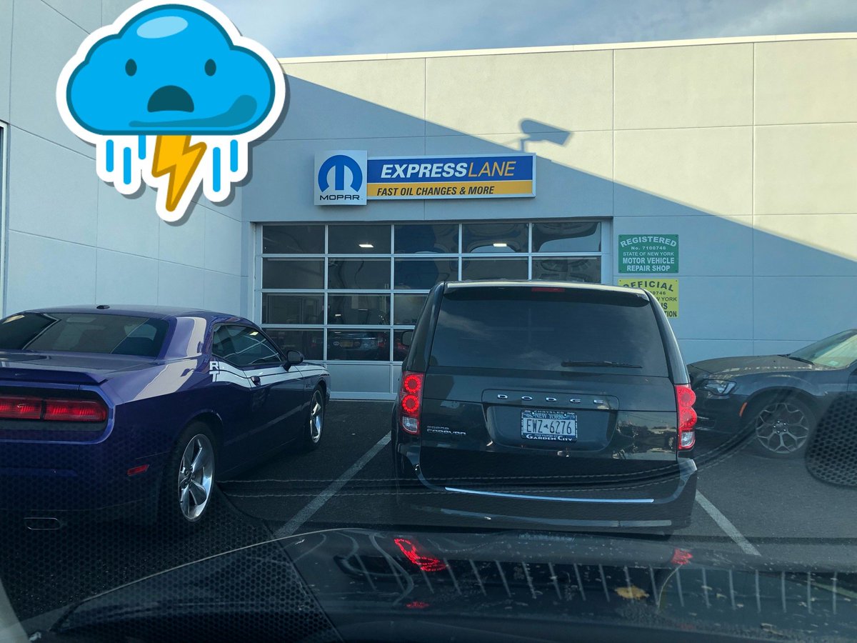 PaulPaul0501's tweet image. Still waiting for my $8#ExpressService #OilChange #NotExpress #FalseAdvertising (@ Garden City Jeep Chrysler Dodge RAM in Hempstead, NY) swarmapp.com/c/jr3crQfMIx3