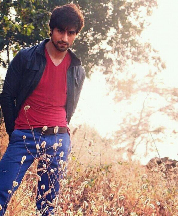 HarshadFC's tweet image. Describe him in One word____??? ♥ #HarshadChopda #Bepannaah #HarshadChopdaForITA @ChopdaHarshad