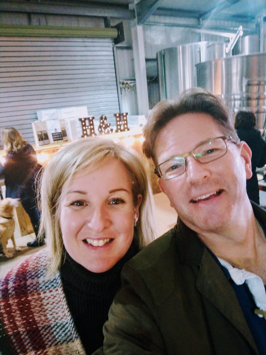 KeighleyMike's tweet image. Really pleased to get our hands on a great case of fizz from @HarrowandHope today. Lovely to see the H&amp;amp;H team again! #blancdeblanc #fizzyfun