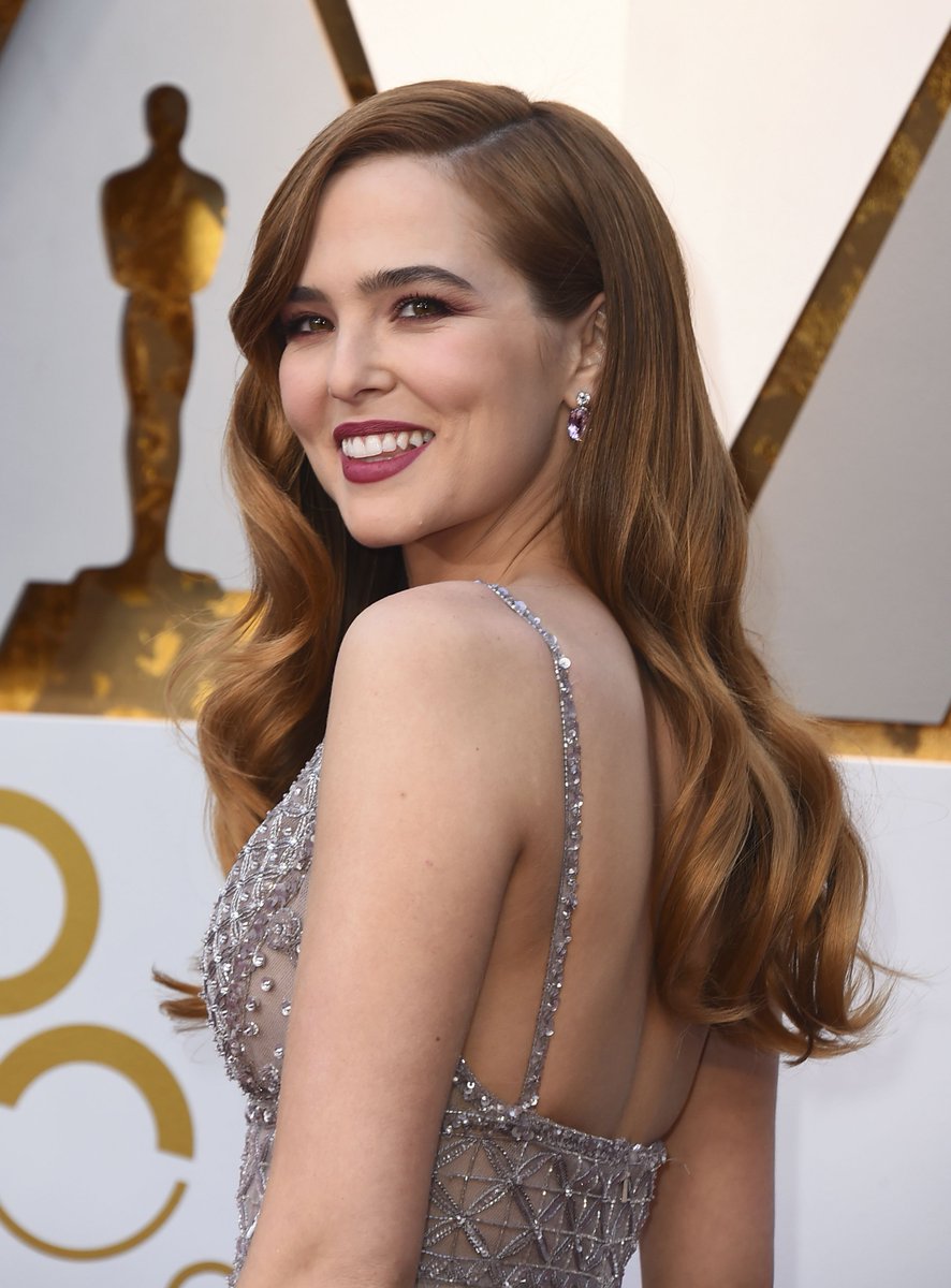 MarvelousZoey's tweet photo. Happy birthday to our beloved and extremely talented Zoey Deutch! We wish you all the best😍💕#HappyBirthdayZoeyDeutch https://t.co/7QjguhjQMQ