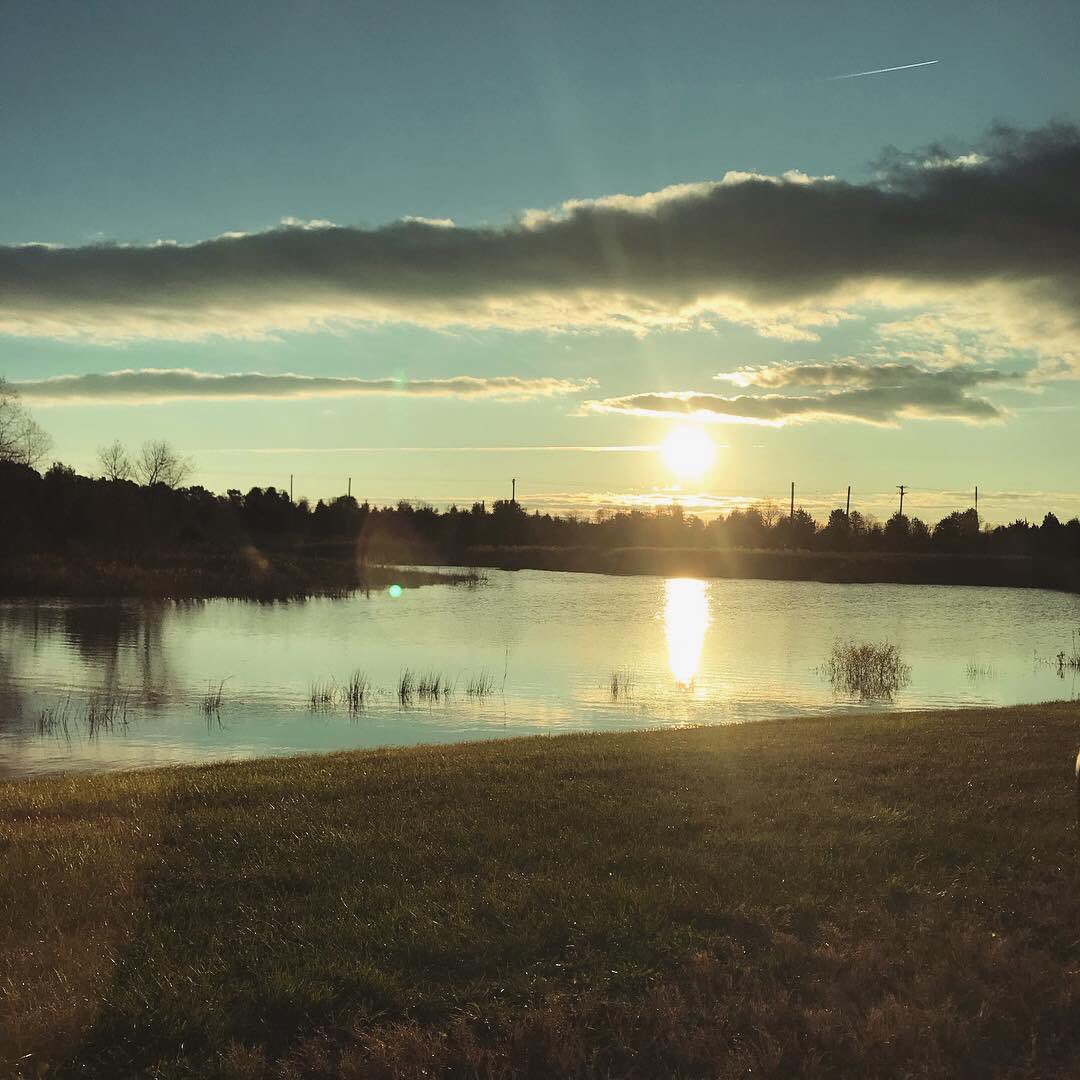 CapKeyLeader's tweet image. This morning, Key Leaders enjoyed a beautiful sunrise and incredible lessons, such as the art of listening, with our lead facilitator Carol.