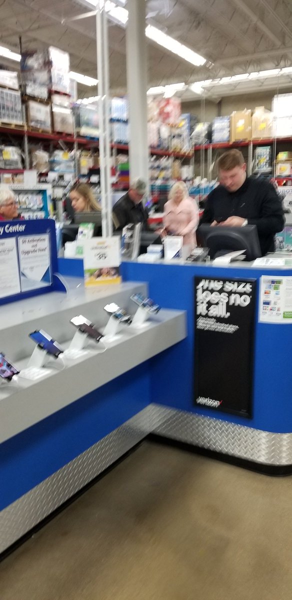 Eharmelink's tweet photo. Team is organized and executing at Sam's VIP event. Members love $300 GC offer! #SamsClubVIP #SamsClubVIPEvent @quyent @kimwhite4 @esea https://t.co/dcutGE2rMQ