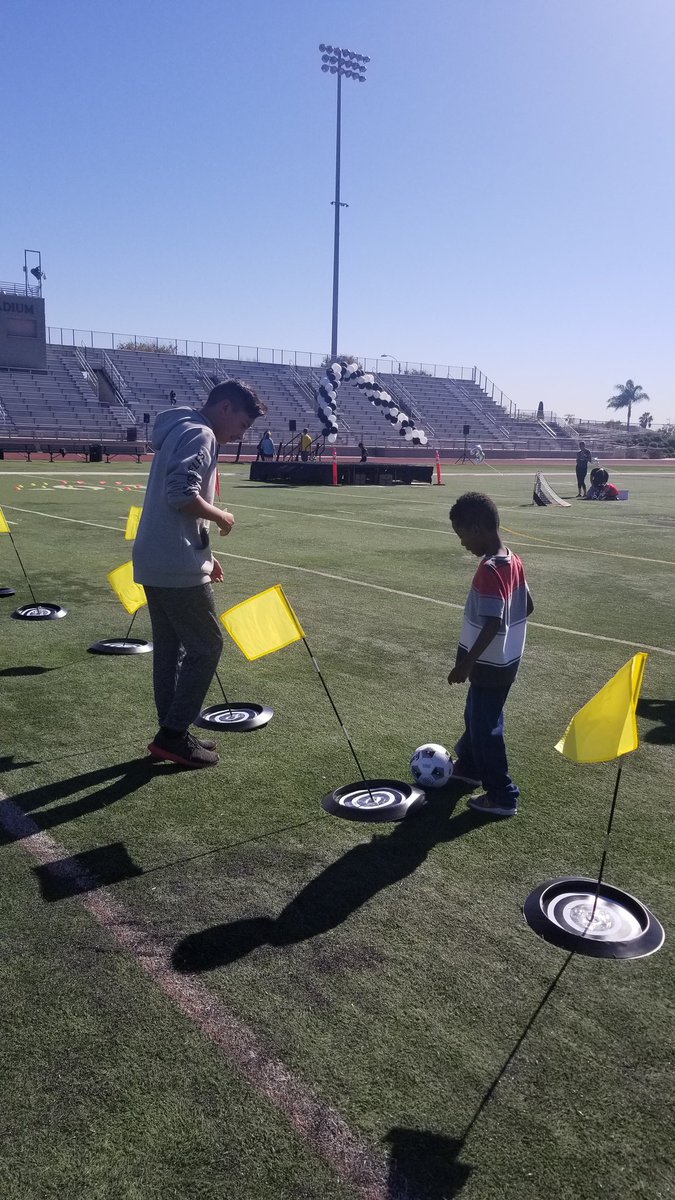 Queenaidab's tweet image. @HTM_FLAGS students supporting Head Start World Cup. #FLAGS4LIFE #FLAGSFAM