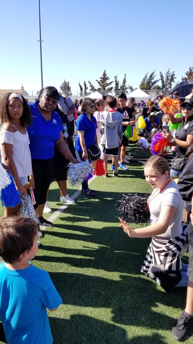 Queenaidab's tweet image. @HTM_FLAGS students supporting Head Start World Cup. #FLAGS4LIFE #FLAGSFAM