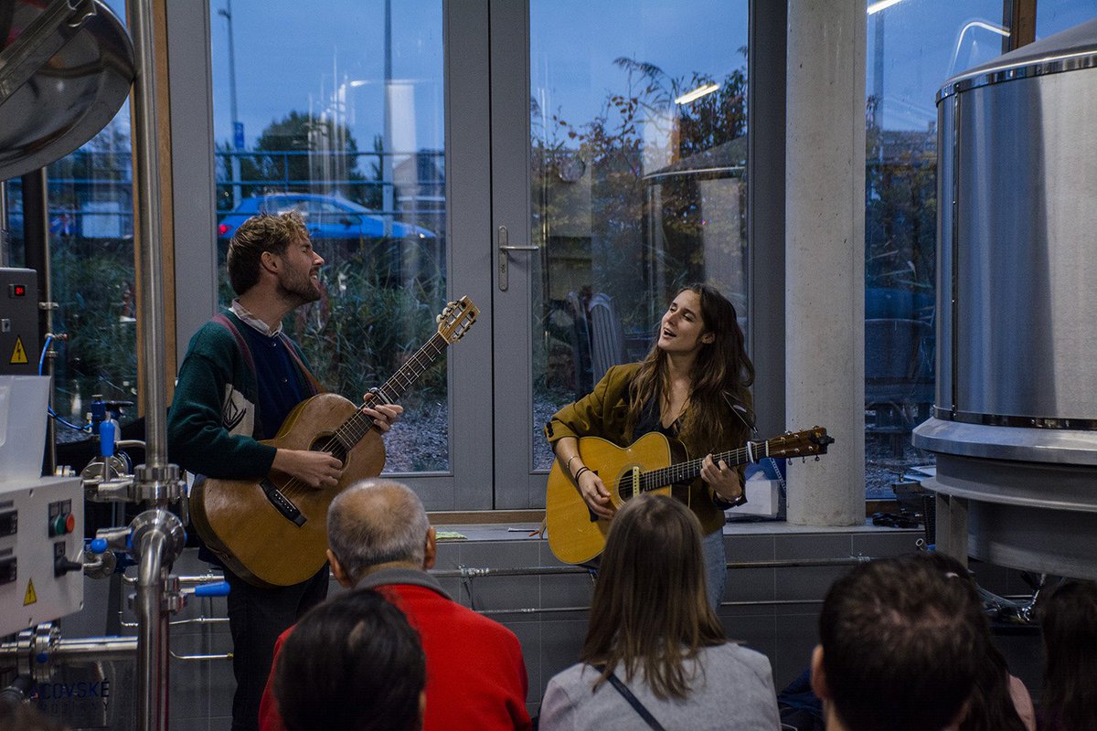 duifies020's tweet image. Iedereen bedankt voor een te gekke en vooral mooie zaterdag bij @de7deugden met muziek van @listentojara! Zien we je volgende week zaterdag weer met Aidan &amp;amp; the Wild bij OBA Amsterdam Slotervaart?
#amsterdam #nieuwwest #duifies020 #festival #fondsvoornieuwwest