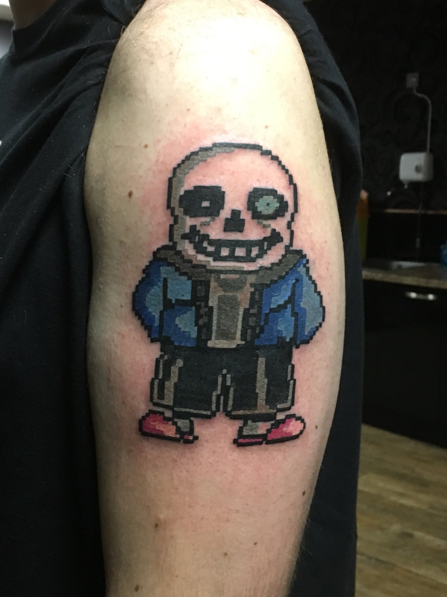 Shaggi on Twitter "So I just finished tattooing Sans from Undertale