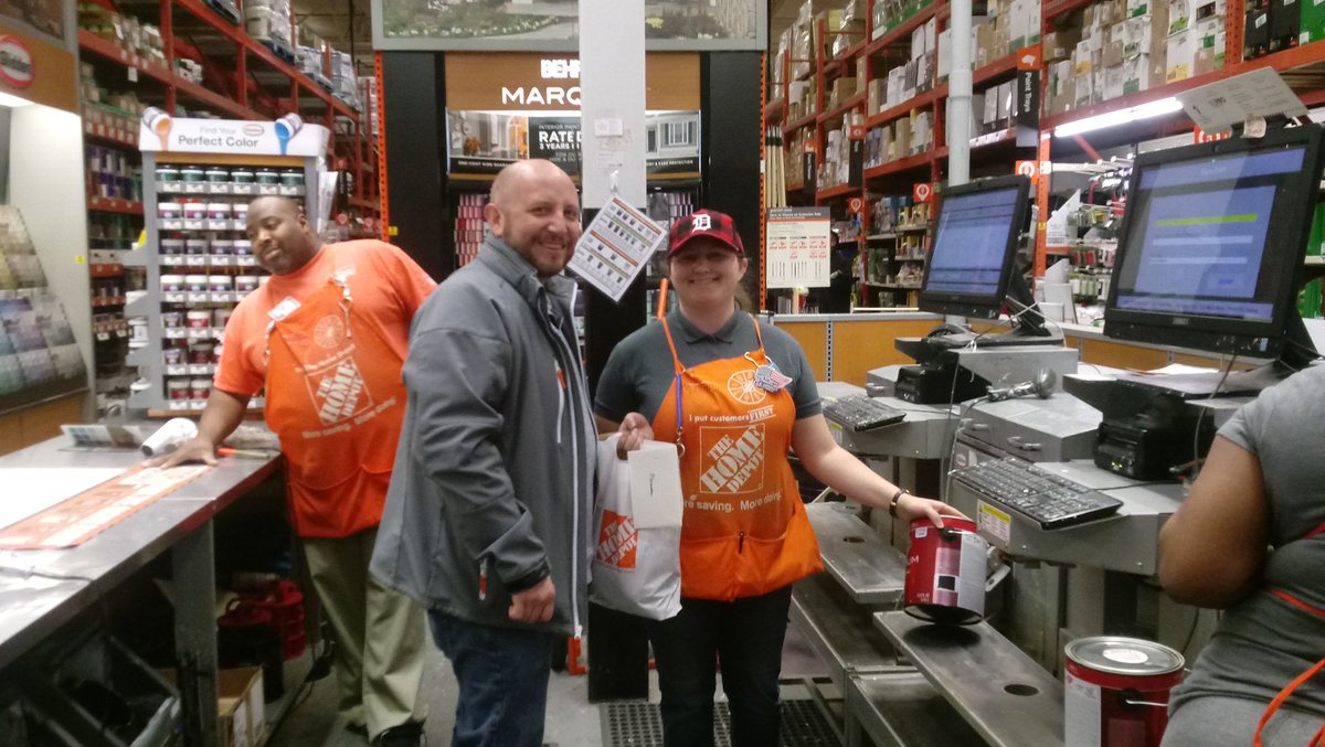 Chris taking care of our Veteran's. Thank you for your service!