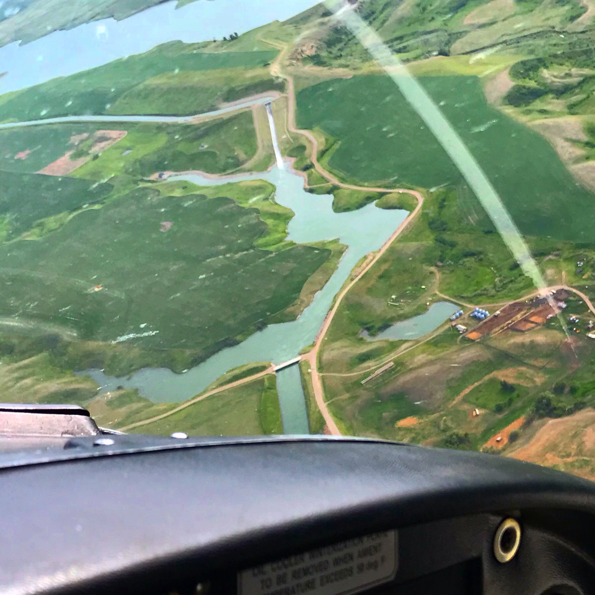 Julianna444427's tweet photo. Flying a Piper Cherokee around Magrath Alberta. #pilot #piloting #pilotslife #commercialpilot #pilotsofinstagram #transpilot #airbournephoto #aerial #aerialphotography #flying #flight #pa28140 #pipercherokee #airplane #aeroplane #aviation #aviator #avgeek #aviatrix #river #FFIO https://t.co/MP4JejhLdi