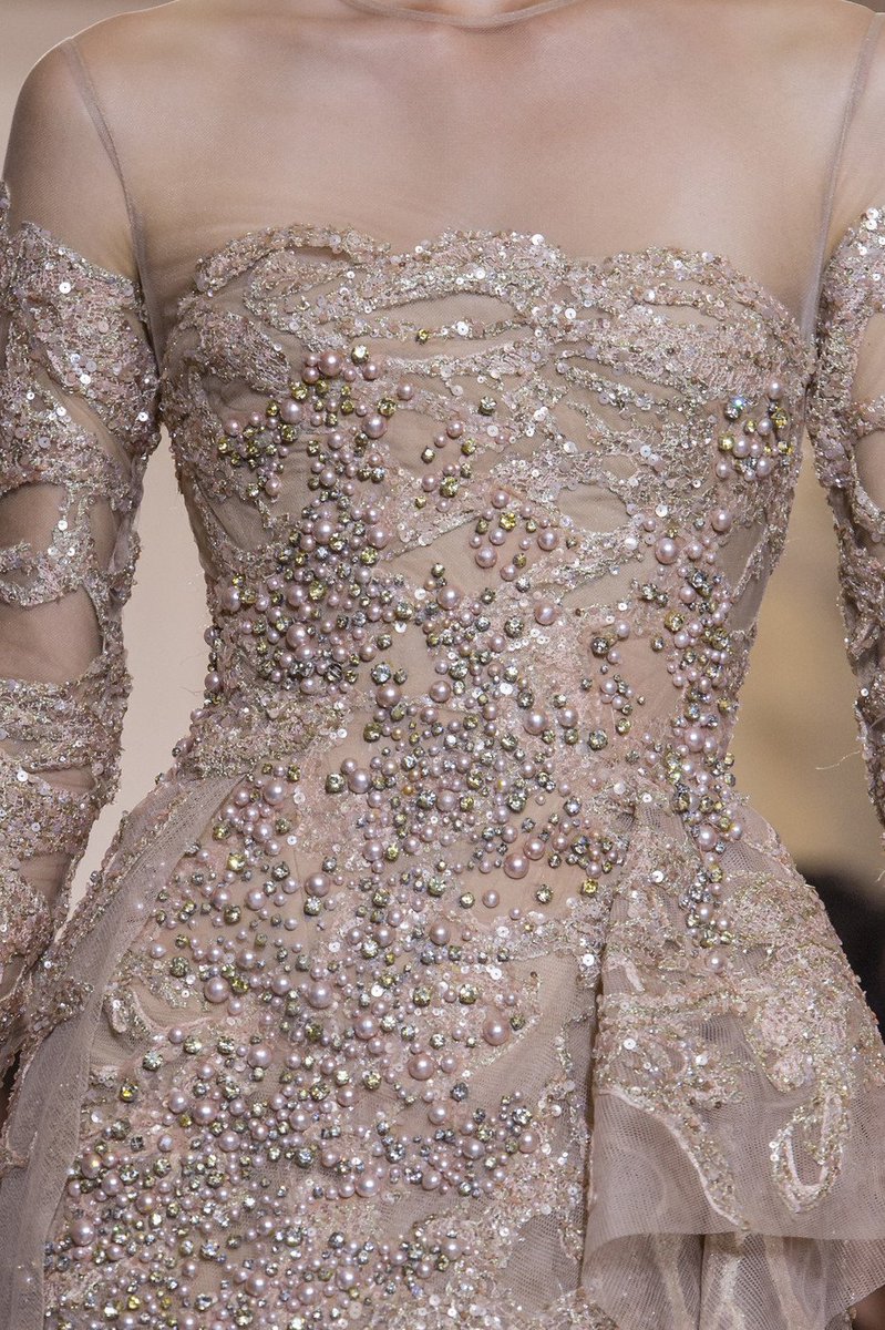 Exquisite Details from the Elie Saab Fall 2018 Couture Collection 😍😍😍