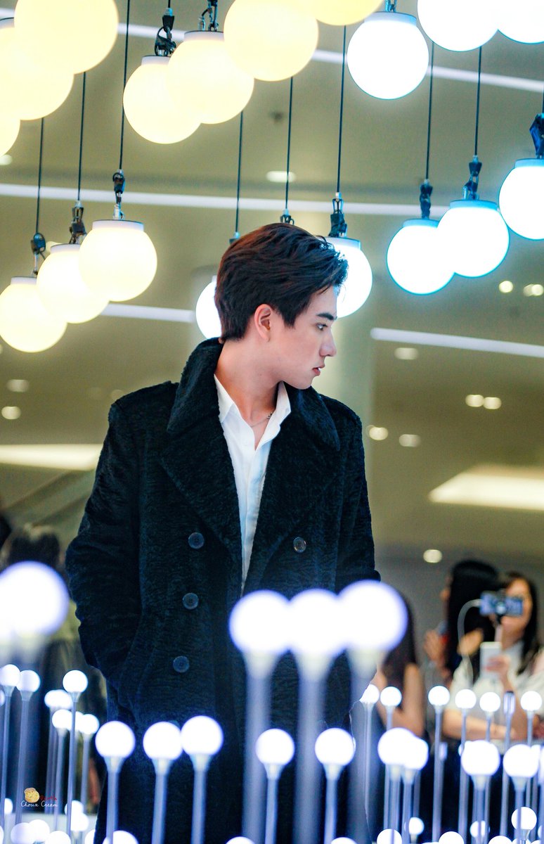 PrethChouxCream's tweet photo. 181109 || @perthppe
งานเปิดห้าง Iconsiam 
ⓐ IconSiam 

#PerthTanapon 
#รอยยิ้มของชูครีม
#ICONSIAM https://t.co/5ySZrpXwmr