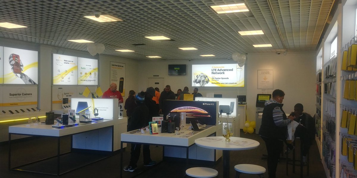 Nothing can stop us we're all the way up! #SizzlingSprintSaturday is in full swing here in Waldorf!!! <a href="/ch117622/">Chris Hartman</a> <a href="/SellPhones4/">EB</a>