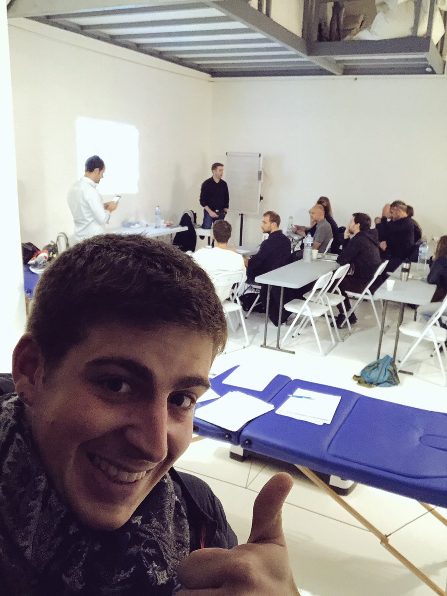 Joachim_Kine's tweet image. Grand merci @FlavioBonnet &amp;amp; @RemiBergeronPT pour cette formation 1.0 de la @CliniqueCoureur ! 💪🏼
Je repars + léger de certaines de mes croyances, mais surtout très très riche de nouvelles connaissances ! #GoApplication
#EBP #KnowledgeIsPower #RunningInjuries #IncreasePerformance