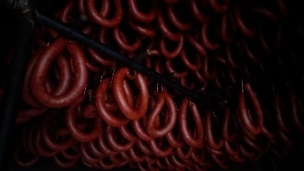 lapraderafontun's tweet photo. Hemos empezado la #matanza y las primeras #corras de #chorizopicante y #chorizoagridulce estรกn listas!!! Si te gusta tierno, para freir o cocido estรก en su punto....
https://t.co/7cRUsf9krS https://t.co/GA95uYyvj0