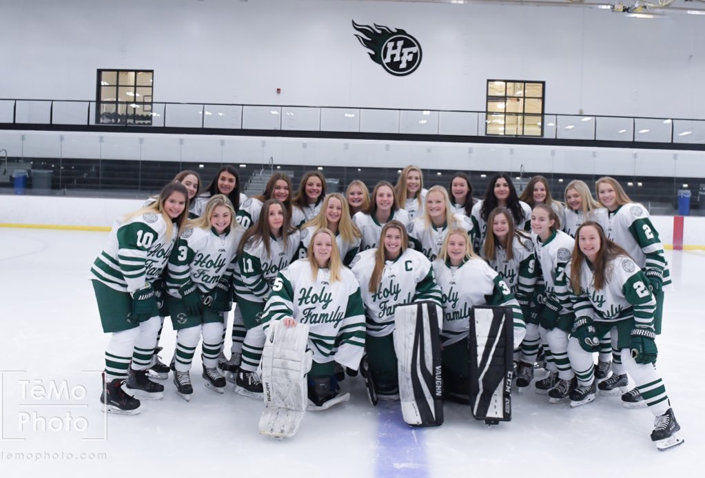HFgirlshockey's tweet image. Game day against @OHSGirlsHockey! First game in program history today!! 🔥 

JV at 1!
Varsity at 3! 

#DreamBig #RollFire