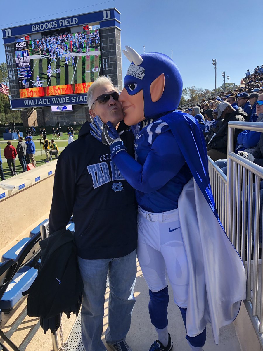 dhallyb's tweet photo. Enjoying the game, even in enemy territory! https://t.co/Gc5RK1HxGy