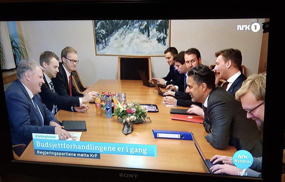 Guttekveld? Nei, budsjettforhandlinger mellom Høyre, Fremskrittspartiet, Venstre og Kristelig Folkeparti.