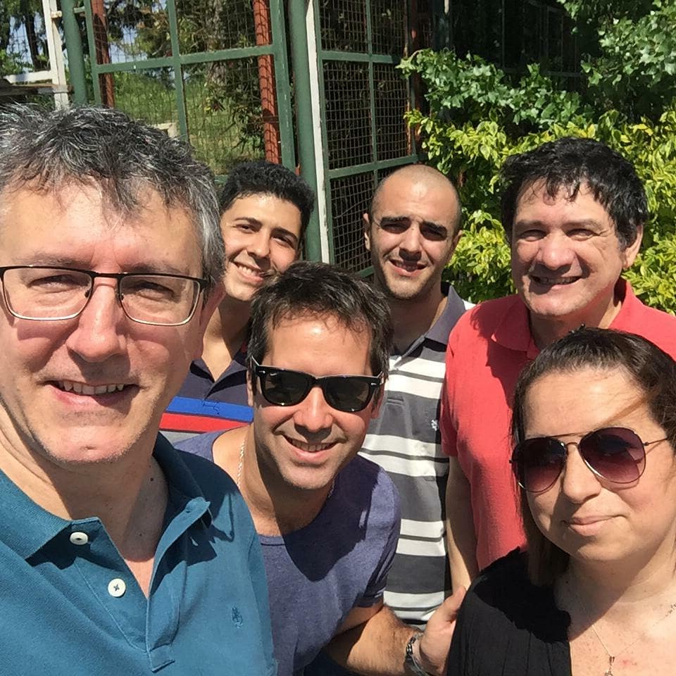 DamianLuisGarci's tweet photo. Salimos a timbrear y escuchar a los vecinos en Barrio Cura, muchos de ellos ,encerrados tras rejas para protegerse, nos dieron aliento y nos pidieron mayor seguridad para sus familias. #timbreonacional #CambiandoJuntos @AgrupacionAR  @CambiemosRosOK https://t.co/qsSQ14rjEB