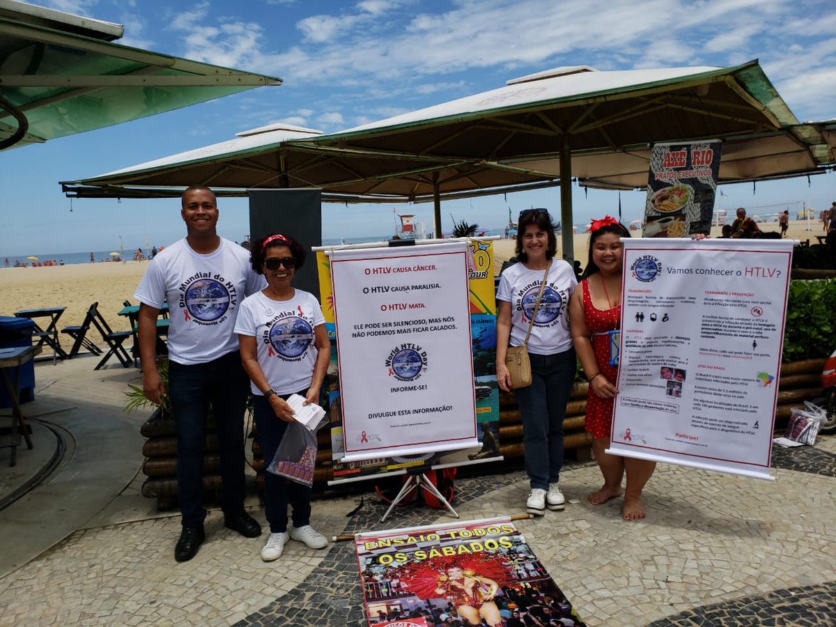 10 de novembro - Dia Mundial de Enfrentamento  do HTLV - Panfletagem em Copacabana