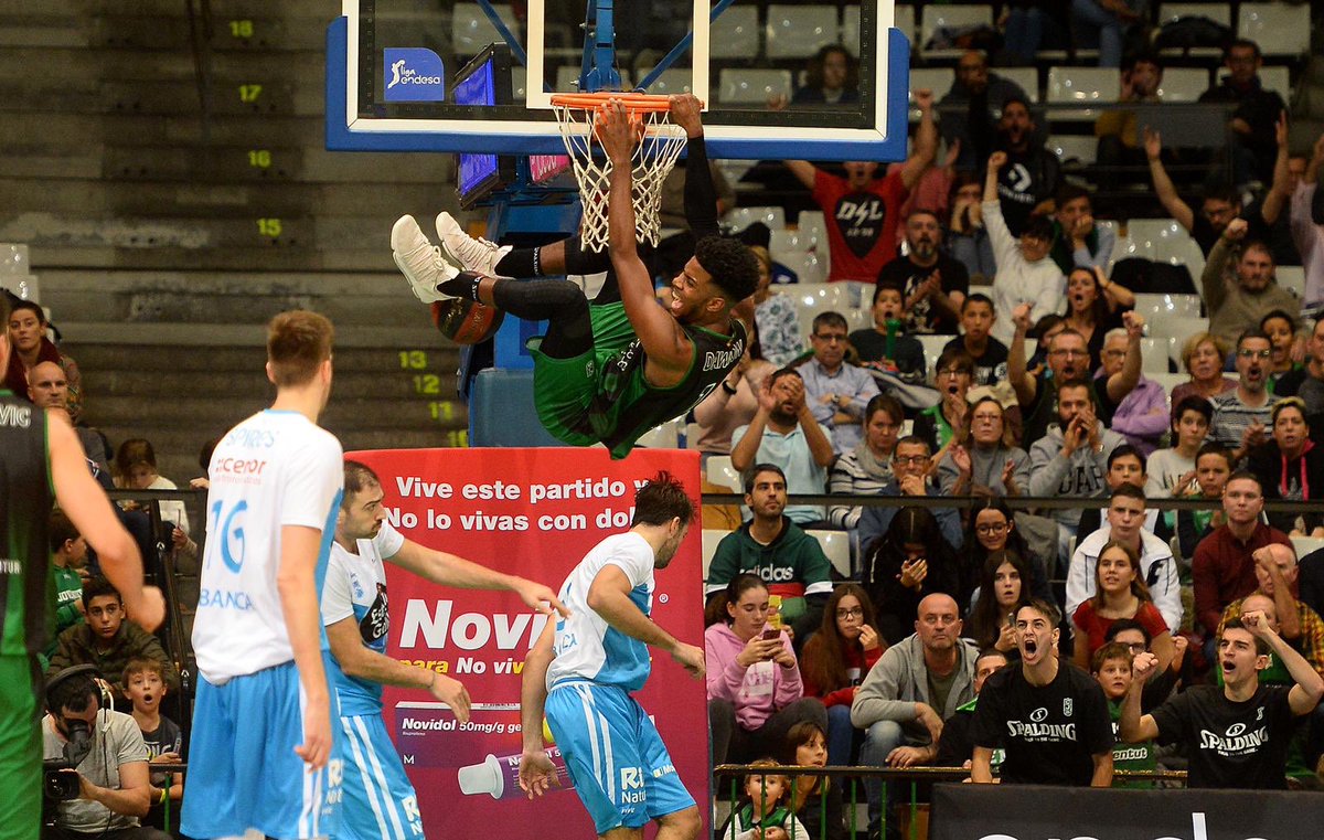 Mate de Dawson ante el Obradoiro (Foto: Joventut)